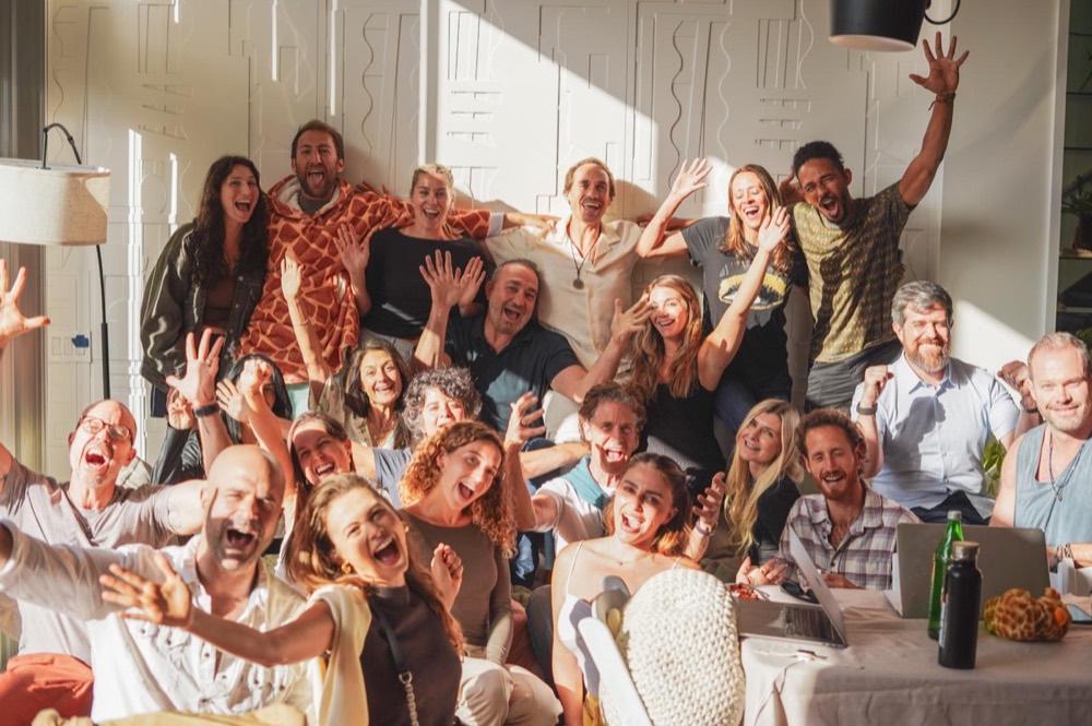 Powered by 1,000+ Grateful Giraffes